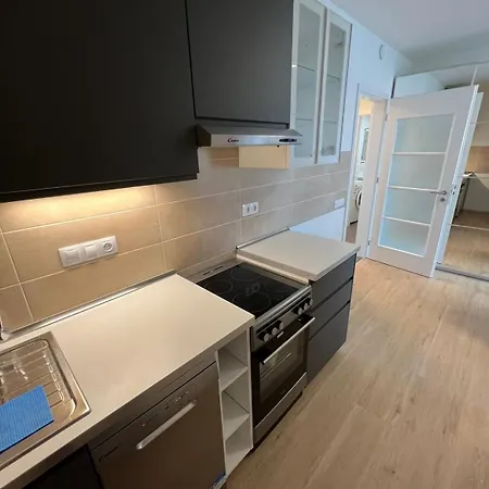 Apartment Bright & Cosy 1-bedroom With Balcony *
