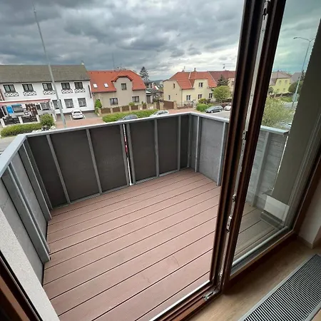 Lägenhet Bright & Cosy 1-bedroom With Balcony *