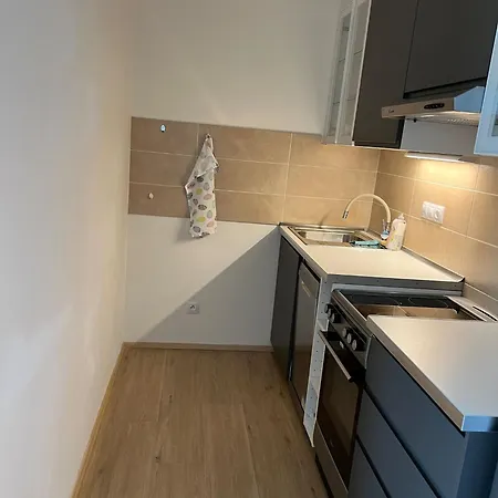 Bright & Cosy 1-bedroom With Balcony Daire *