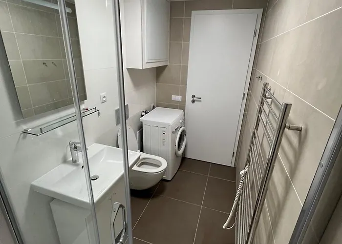 Bright & Cosy 1-bedroom With Balcony 아파트 프라하