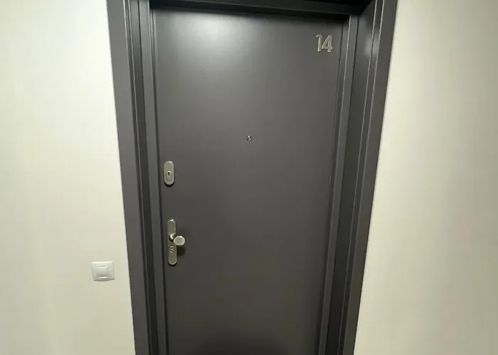 Bright & Cosy 1-bedroom With Balcony 아파트