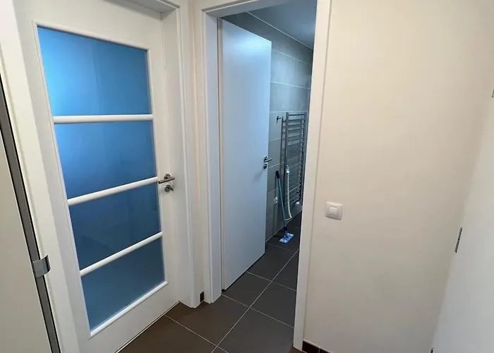 아파트 Bright & Cosy 1-bedroom With Balcony