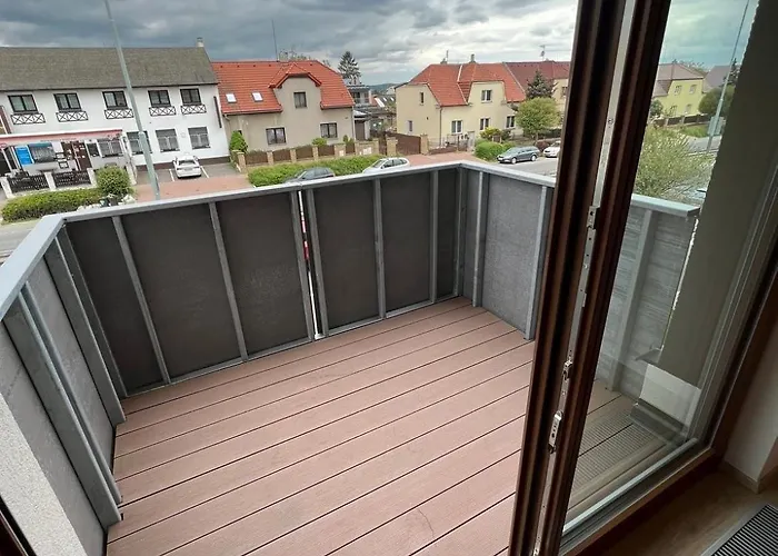 아파트 Bright & Cosy 1-bedroom With Balcony *